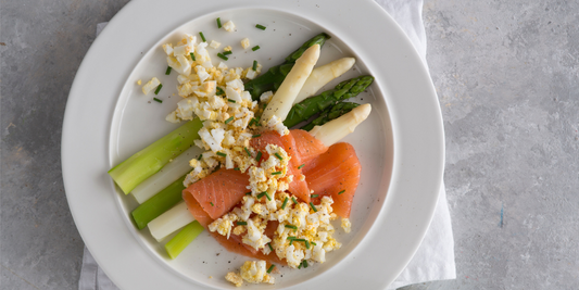 Asperges met ei en zalm