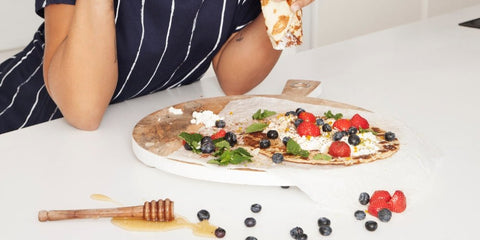 Eierwrap met fruit en hüttenkäse